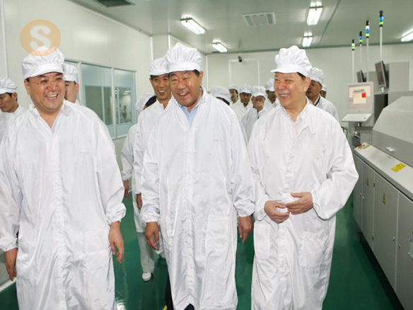 Jia Qinglin, former member of Politburo Standing Committee of CPC Central Committee and former Chairman of Chinese People's Political Consultative Conference(CPPCC) visited Solargiga on Jun 11th, 2009